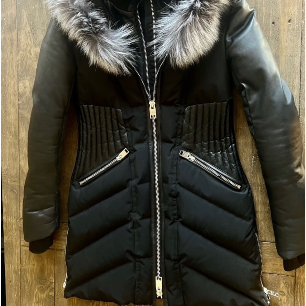Nicole Benisti Coat with Detachable Fur Collar -worn 2x Size Medium MSRP $1450 - Picture 9 of 9